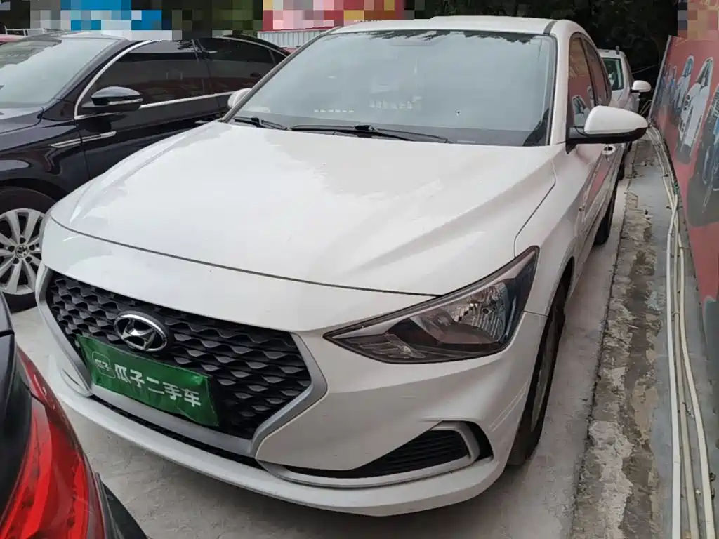 Hyundai Elantra — миниатюра 3