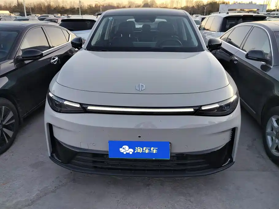 ZERO-RUNNING CAR ZERO RUN C10