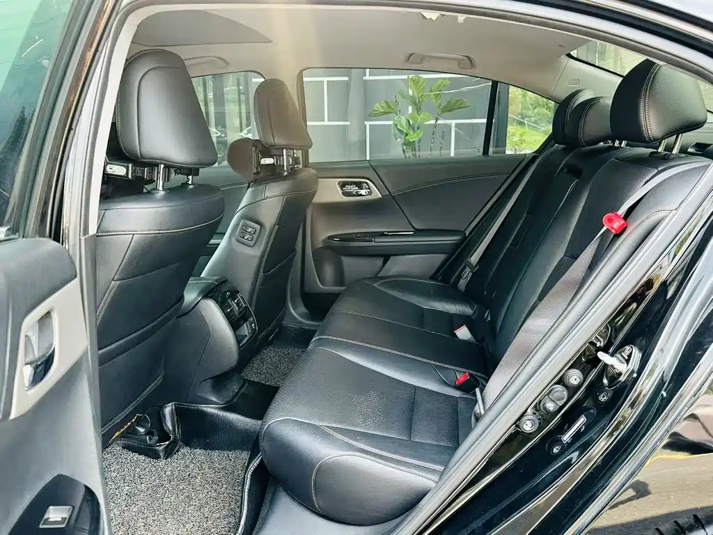 Honda Accord — миниатюра 7