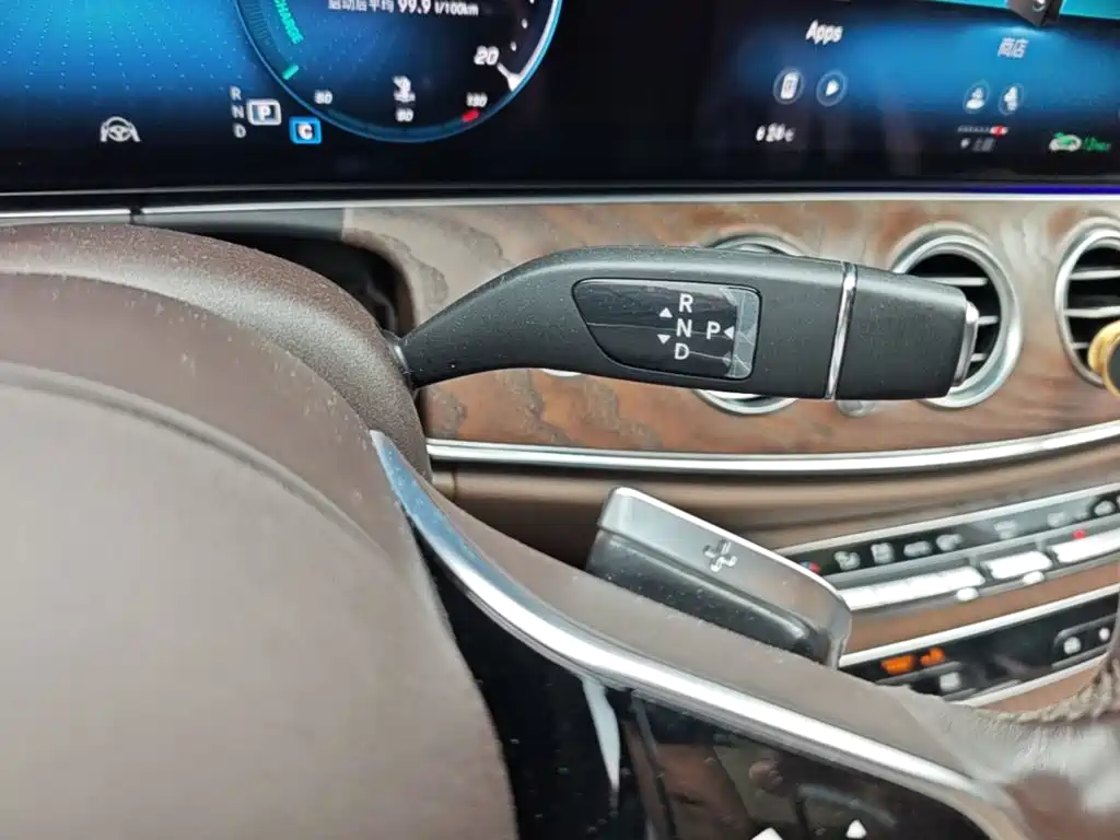 Mercedes-Benz E-Class — миниатюра 14