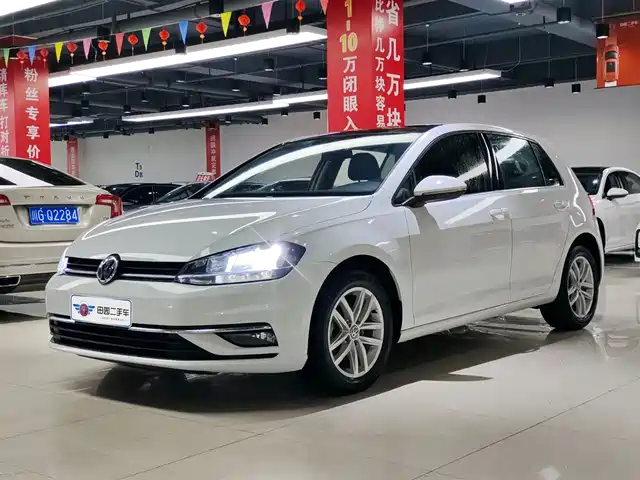 VOLKSWAGEN GOLF