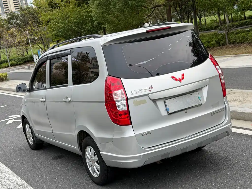 Wuling Hongguang — миниатюра 4