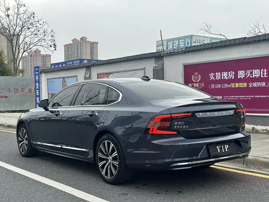 Volvo S90 2023 B5 Luxury