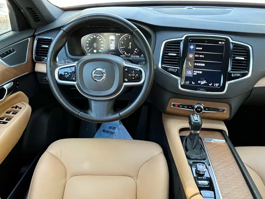 Volvo XC90 — миниатюра 10