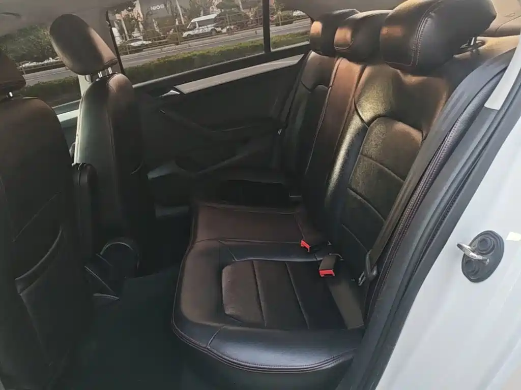 Volkswagen Jetta — миниатюра 17