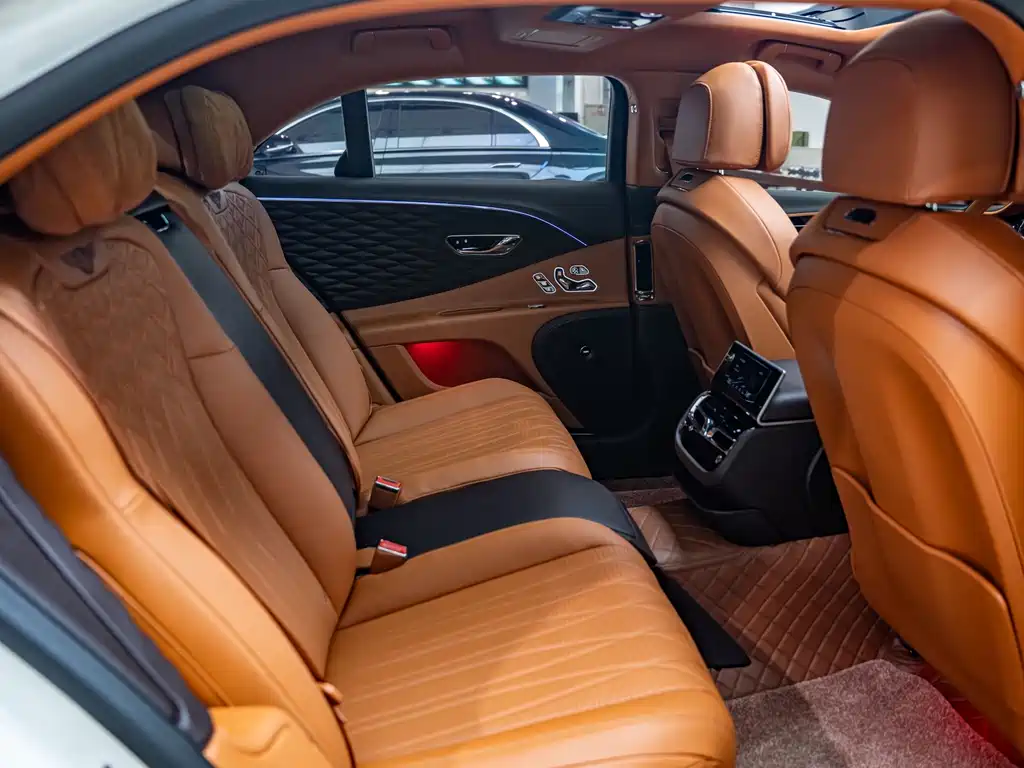 Bentley Flying Spur — миниатюра 12