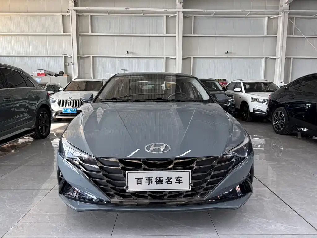 HYUNDAI ELANTRA