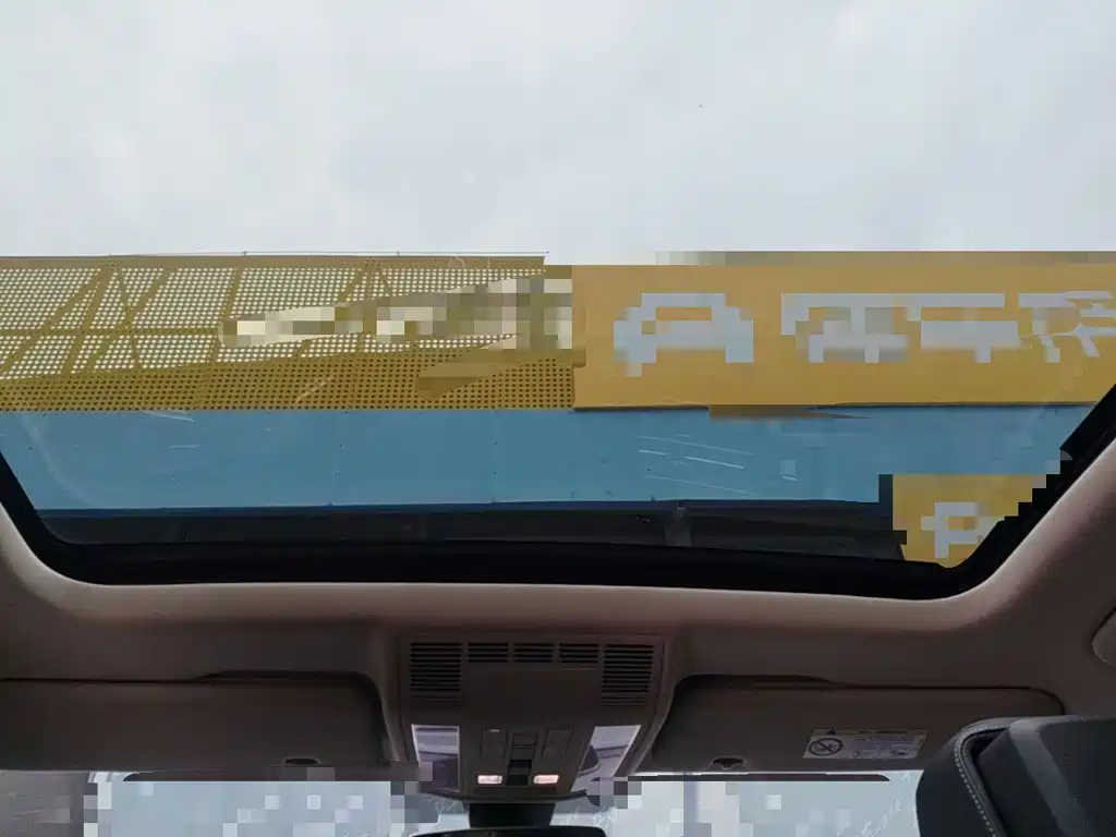 Volkswagen Touareg — миниатюра 18