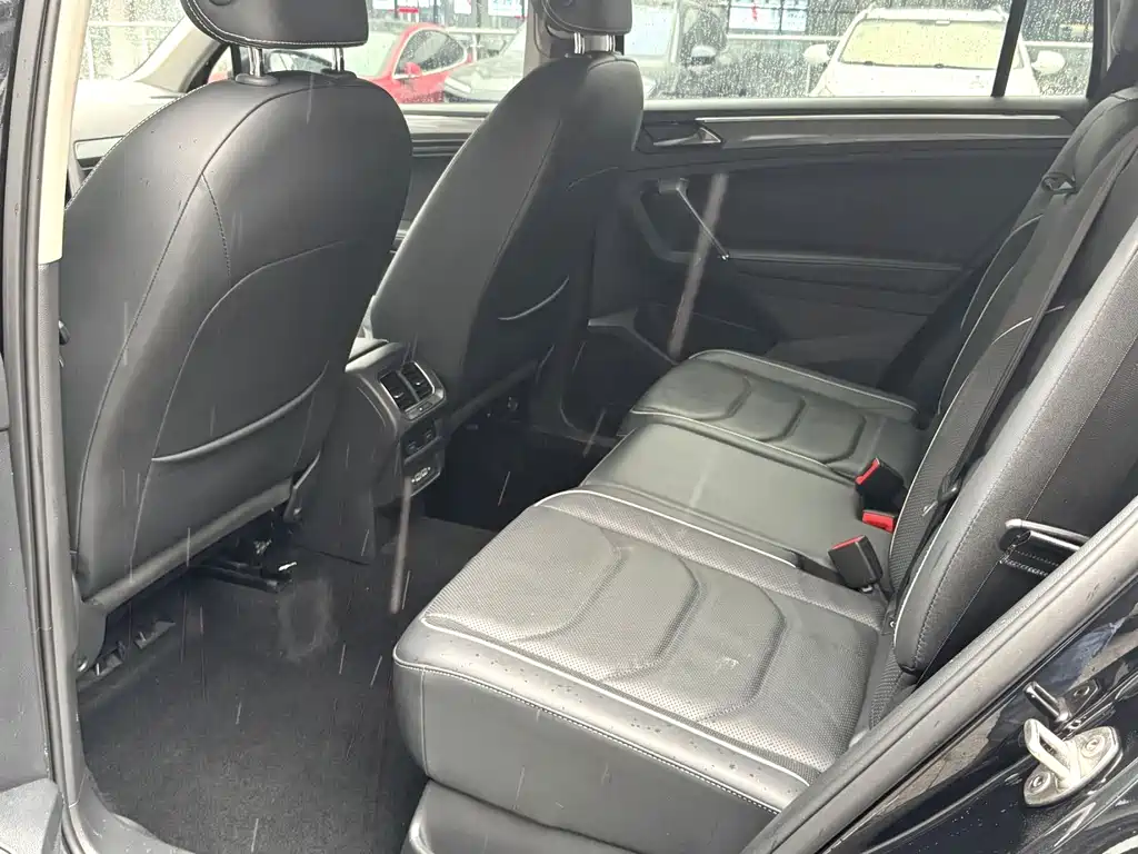 Volkswagen Tiguan L L 2021 330TSI AT R-Line Flagship