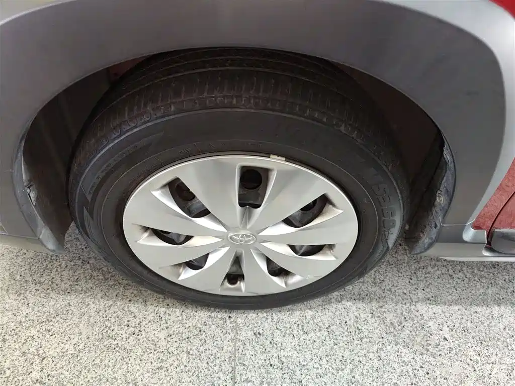 Toyota Yaris L - фото 25