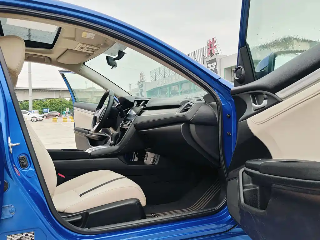 Honda Civic — миниатюра 12