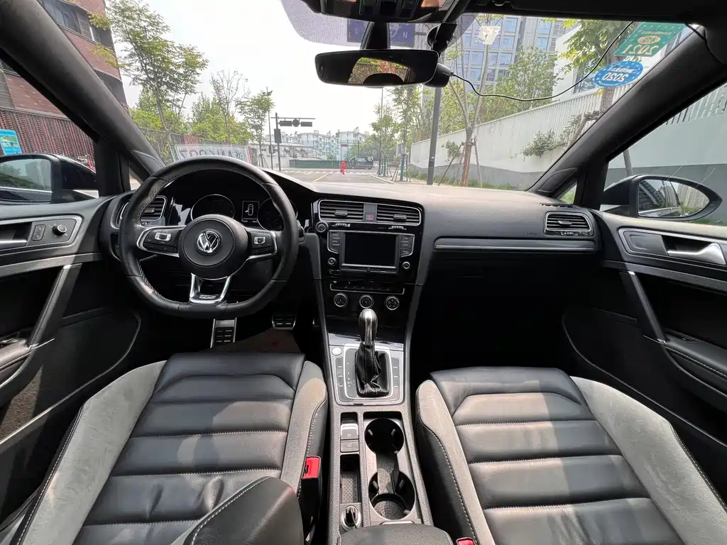 Volkswagen Golf — миниатюра 4