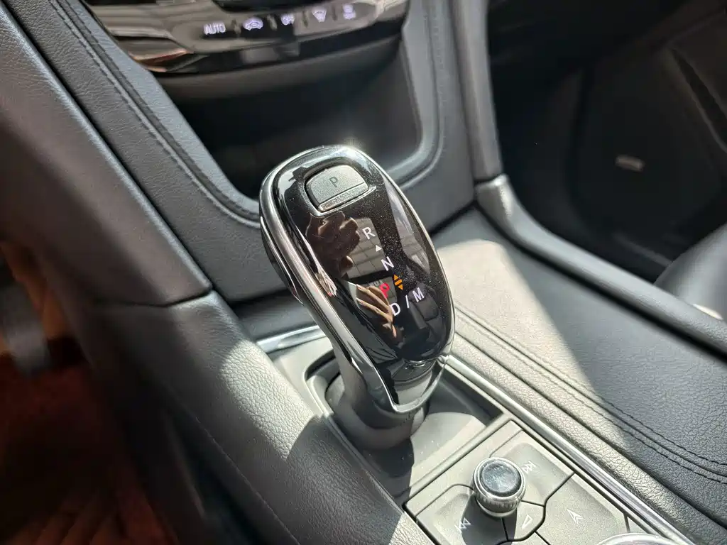 Cadillac XT5 — миниатюра 10