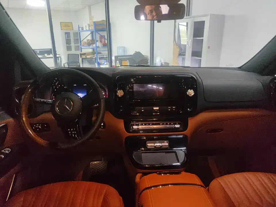 Mercedes-Benz Vito 2024 2.0T 7 мест