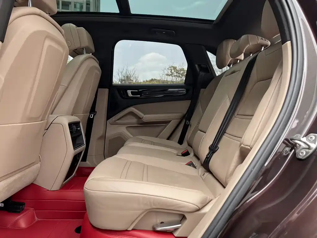 Porsche Cayenne — миниатюра 14