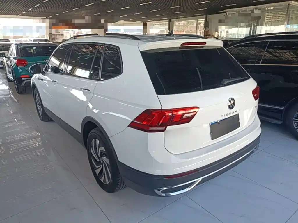 Volkswagen Tiguan L — миниатюра 5