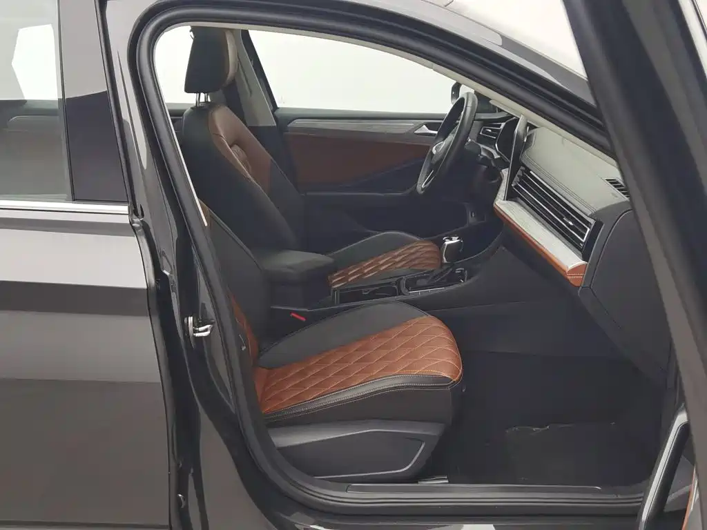 Volkswagen Sagitar — миниатюра 23