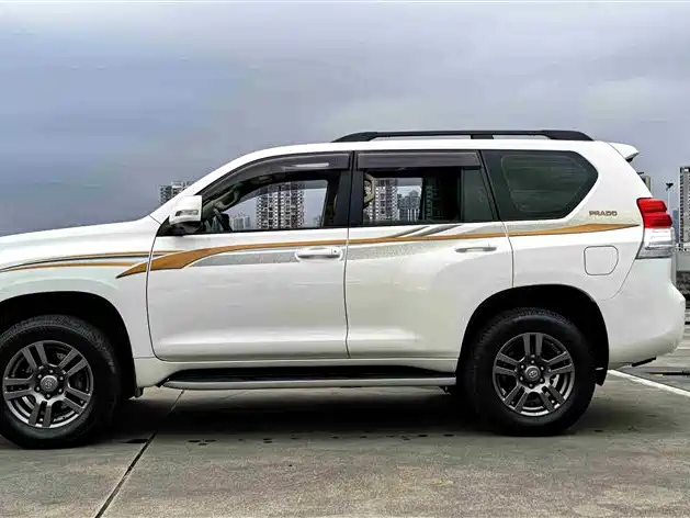 Toyota Land Cruiser Prado 2010 4.0L AT VX NAVI