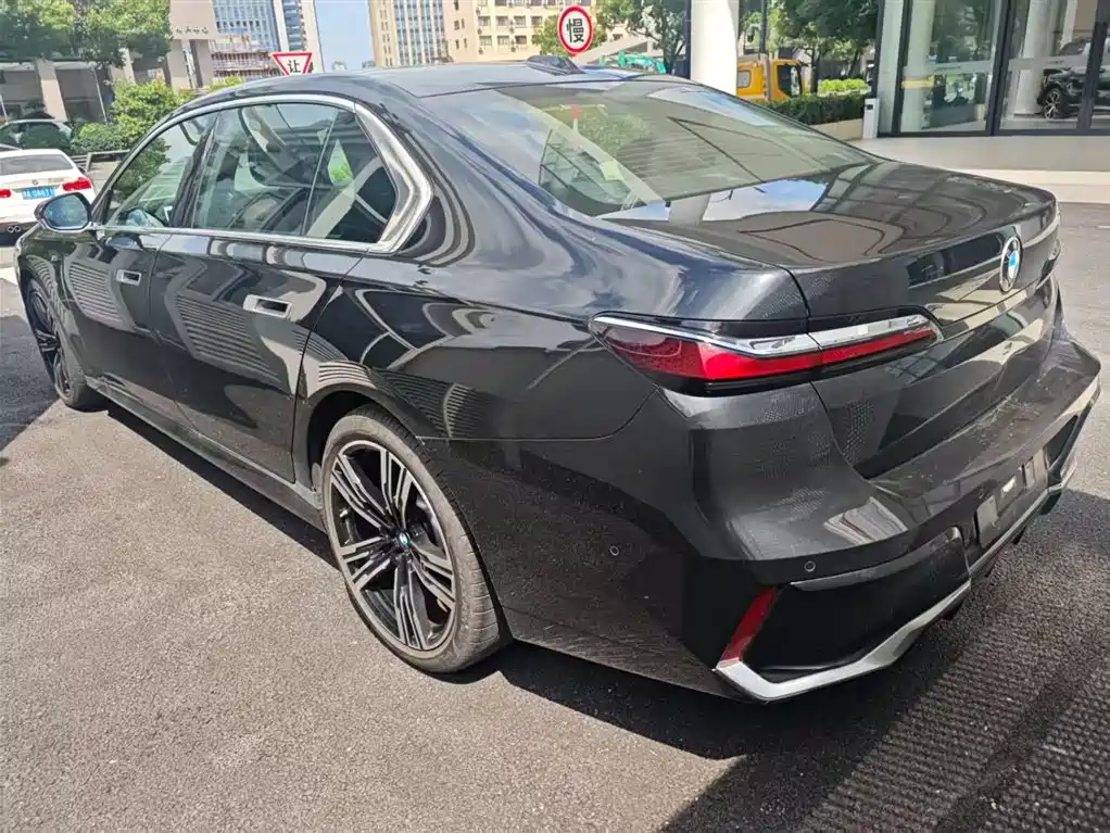 BMW 7 Series 7 2023 740Li Lead M Sport