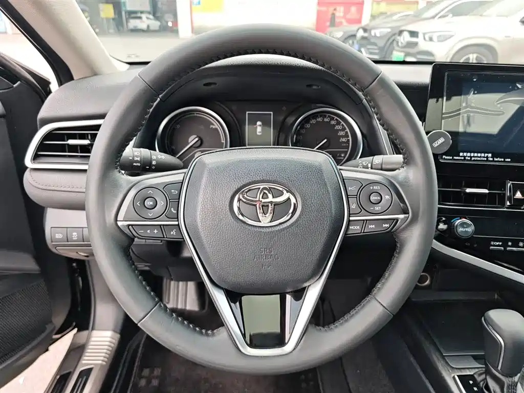 TOYOTA CAMRY