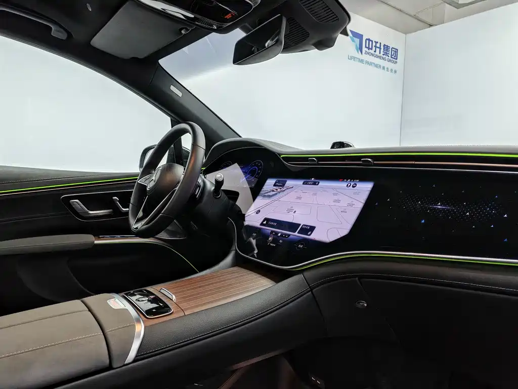Mercedes-Benz EQS SUV — миниатюра 15