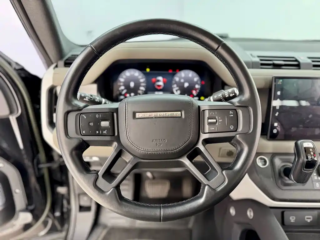 Land Rover Defender — миниатюра 16