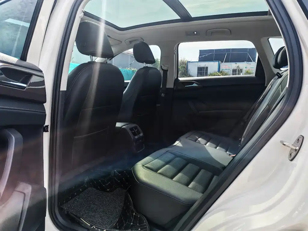 Volkswagen Tharu — миниатюра 5
