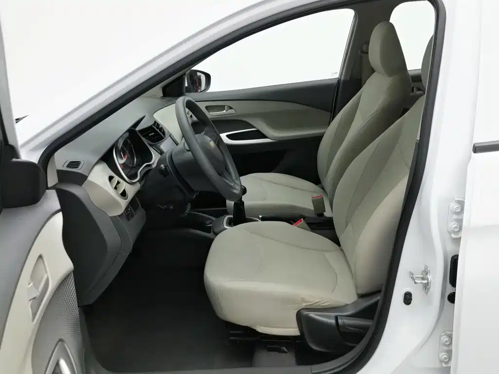 Chevrolet Sail — миниатюра 10