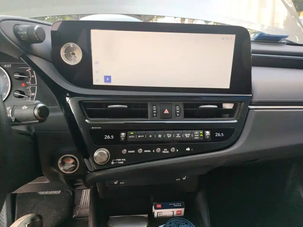 Lexus ES — миниатюра 6