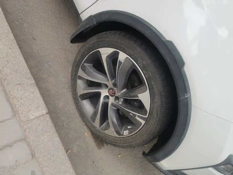 BYD Yuan — миниатюра 6