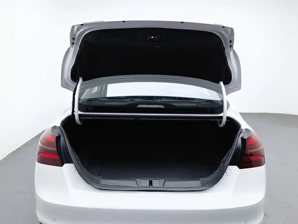 Geely Emgrand — миниатюра 16