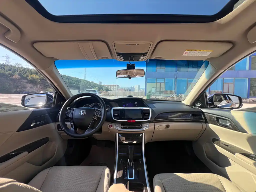 Honda Accord — миниатюра 12