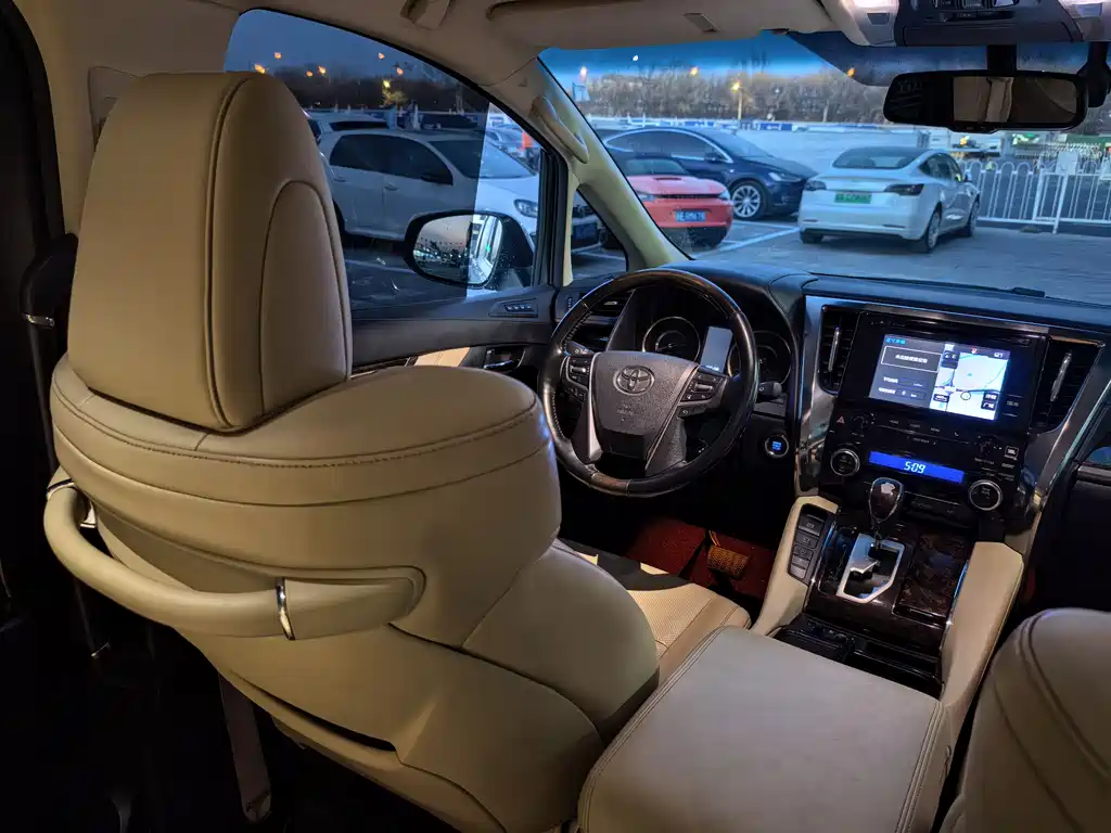Toyota Alphard 2018 3.5L Luxury