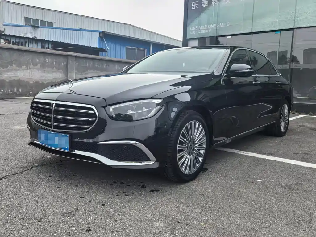 Mercedes-Benz E-Class 2023