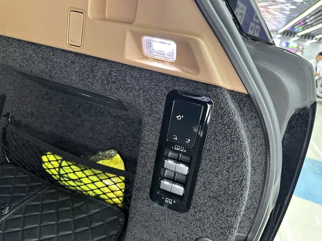 Land Rover Range Rover — миниатюра 16