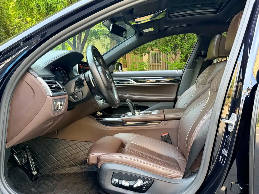 BMW 7 Series 7 2021 730Li M Sport