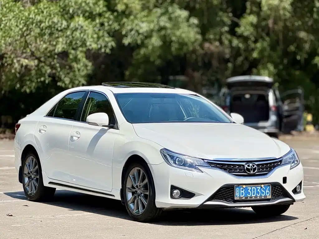 Toyota Reiz — миниатюра 3