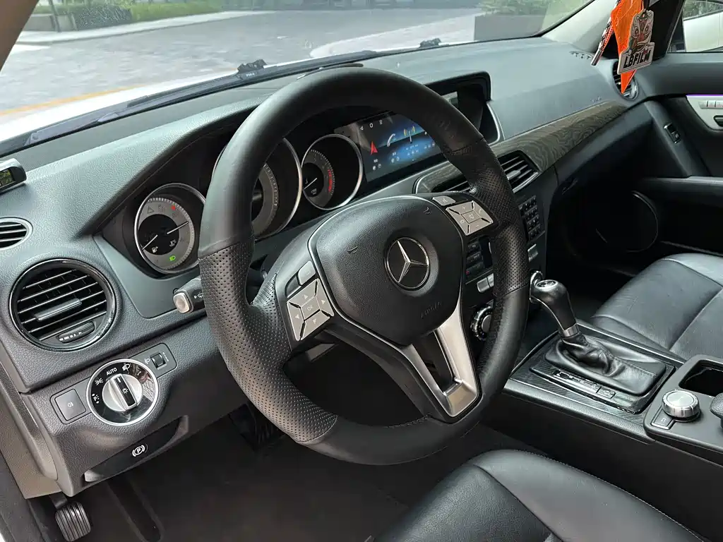 Mercedes-Benz C-Class (Import) — миниатюра 10
