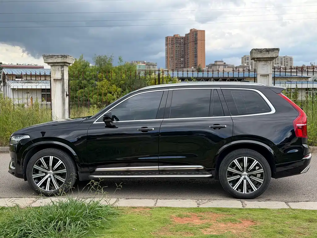 Volvo XC90 2021 B6 Luxury 7 мест