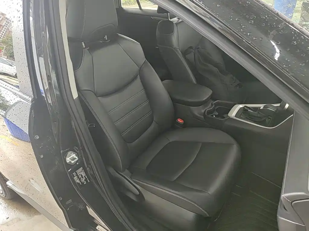 Toyota RAV4 — миниатюра 25