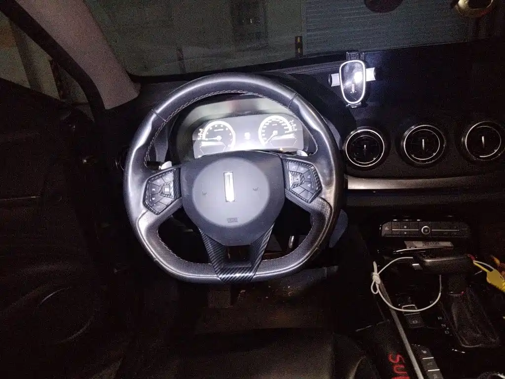 Wey Wey VV7 — миниатюра 11