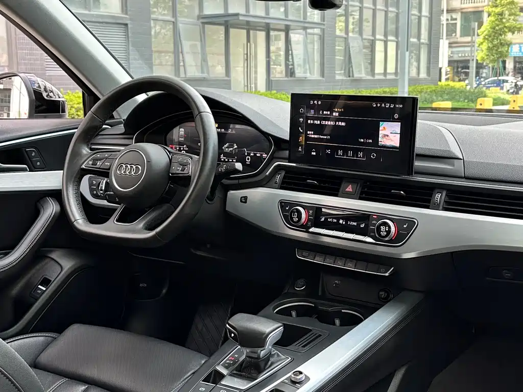 Audi A4L 2022 40 TFSI Luxury