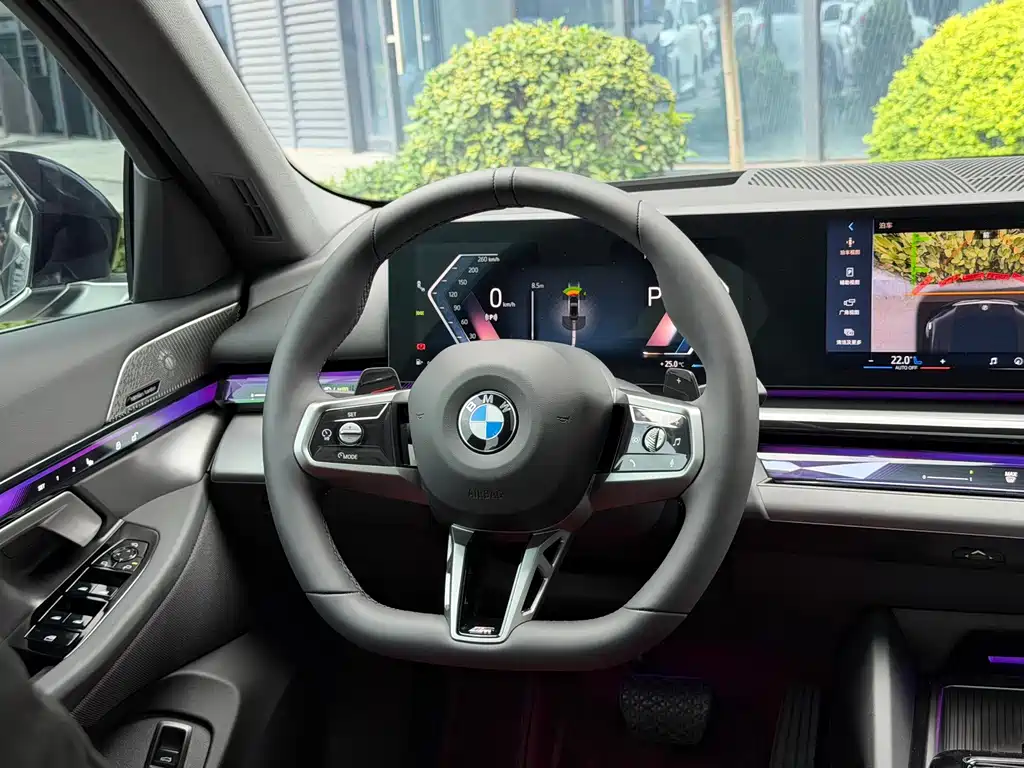 BMW 5 Series — миниатюра 9