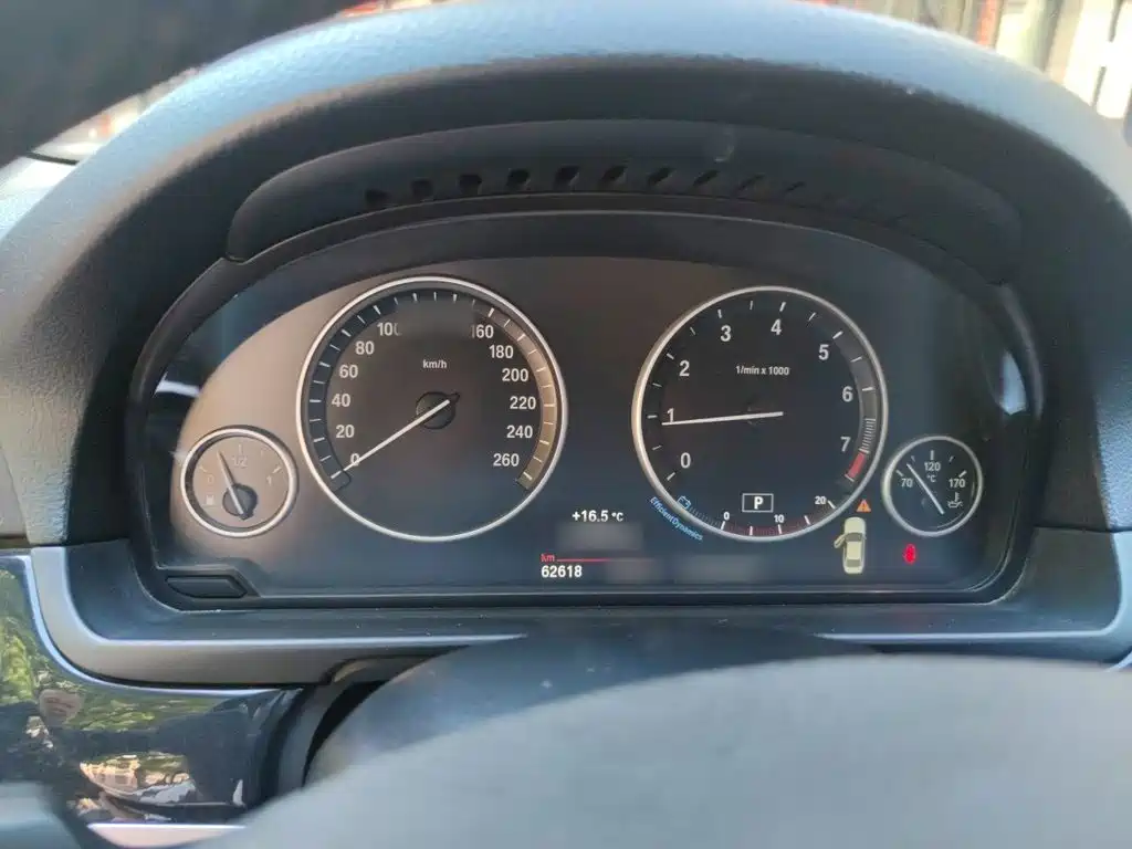 BMW 5 Series — миниатюра 4