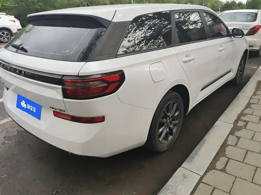 Baojun RC-5 2020 RC-5W 1.5L MT Elite