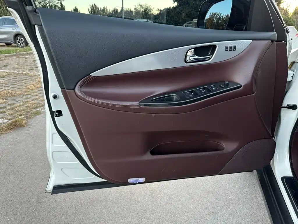 Infiniti QX50 — миниатюра 12