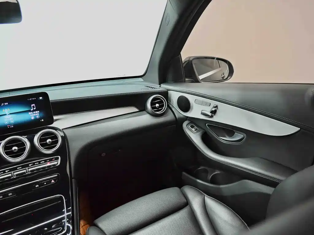 Mercedes-Benz GLC — миниатюра 34