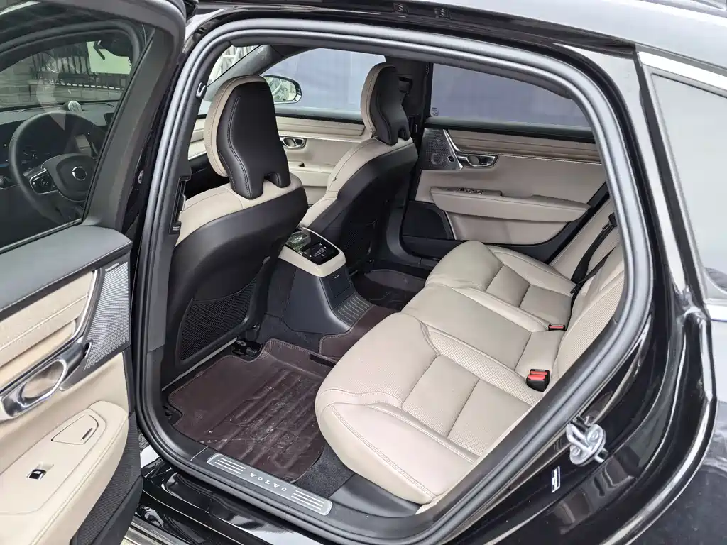 Volvo S90 2026 Luxury