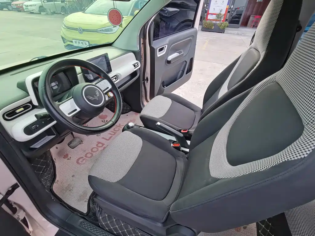 Wuling MINIEV — миниатюра 10