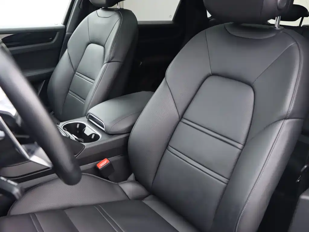 Porsche Cayenne — миниатюра 9